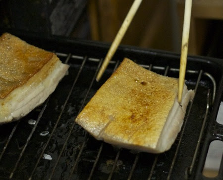 生姜の葉が香るウンケージューシー具材に下味をつけてから炊く宮里さん家のレシピ Calend Okinawa カレンド沖縄
