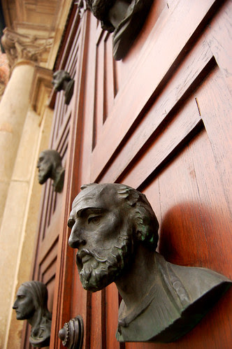 Krakow_HeadBustsonDoor