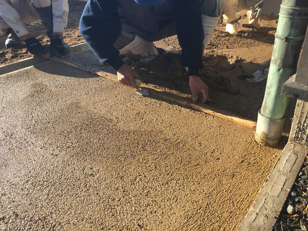 クボタの土舗装 スーパーソイル舗装 最強レベル強度の湿式土舗装で防草対策に最適