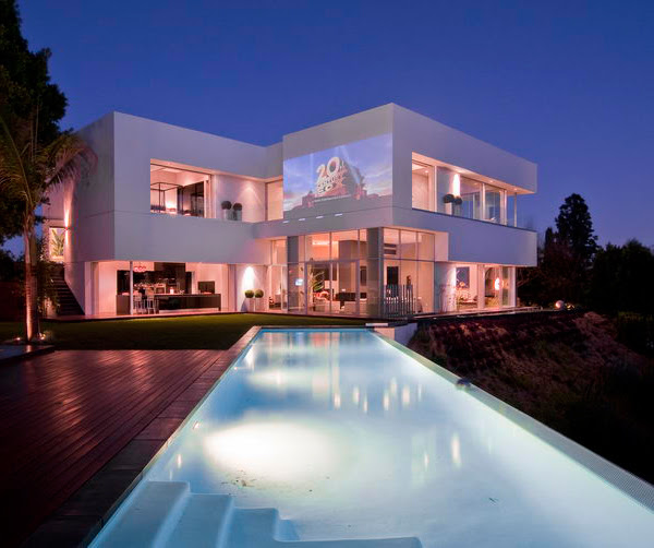 This custom luxury home in Los Angeles by Marc Canadell is luxury ...