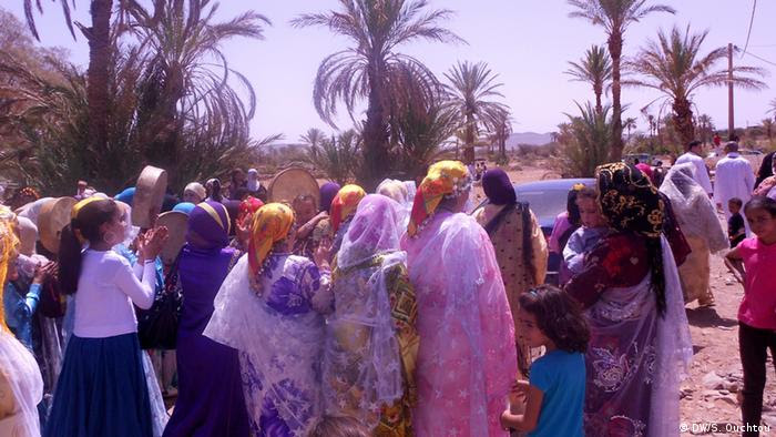 Celebrating a wedding; 20/09/2012,Tamsahelt; Copyright: DW/S. Ouchtou