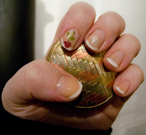 french nail rose nailart design