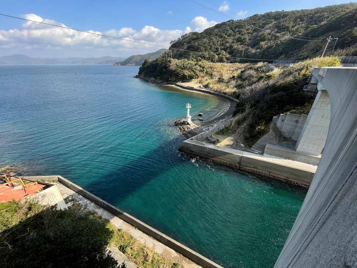 由良岬衛所跡 最果ての岬に佇む旧海軍通信所の廃墟