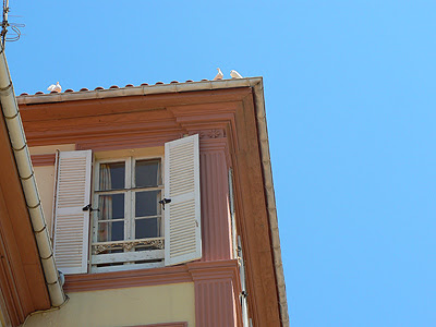 colombes sur le toit.jpg