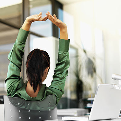 woman-sitting-office