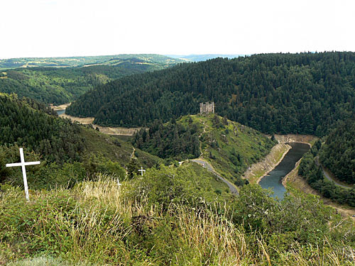 château d'alleuze et truyère.jpg