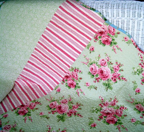 roses quilt backside