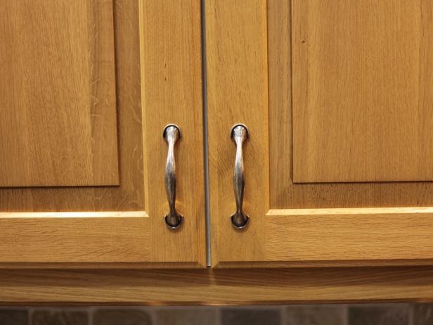 Kitchen Cabinet Door Handles : Yellow Bronze Door Handles Noble Antique Drawer Pulls ... : Installing kitchen cabinet and drawer handles.