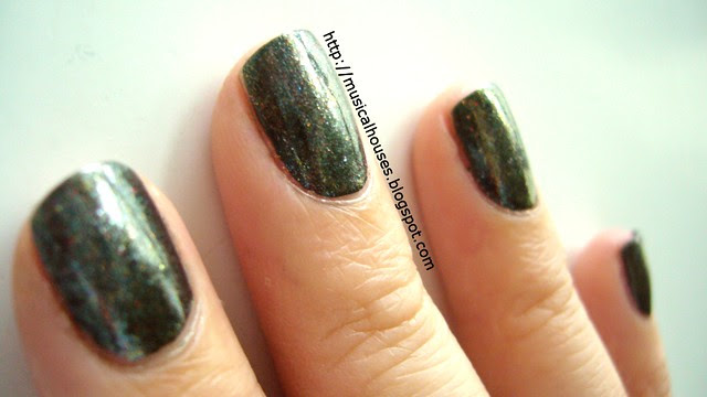 nails inc fitzhardinge street eyeshadow glitter 2