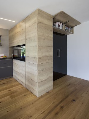 Küche Mit Begehbarer Speisekammer