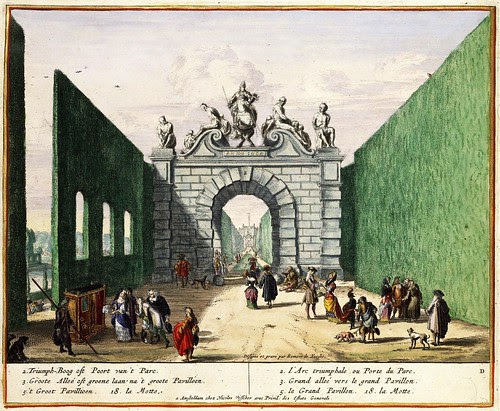Aangezicht van de triomfboog bij de ingang van het park