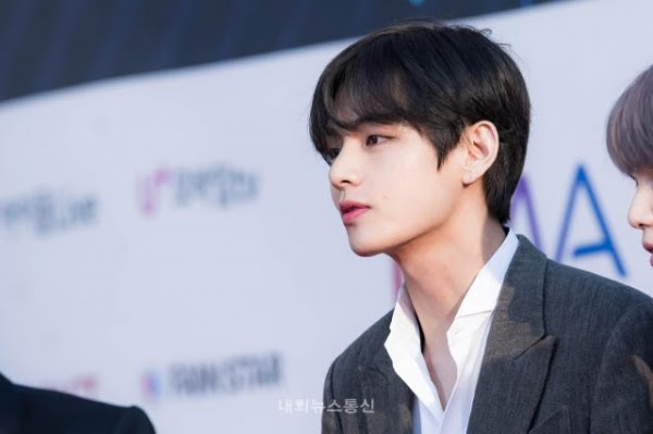 防弾少年団 V テテ 年の世界イケメン ランキング Top10world で1位に