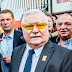 Wałęsa / Lech Wałęsa udał się do sanatorium. Pochwalił się efektami ... - W 1961 roku wałęsa ukończył szkołę zawodową i rozpoczął pracę.