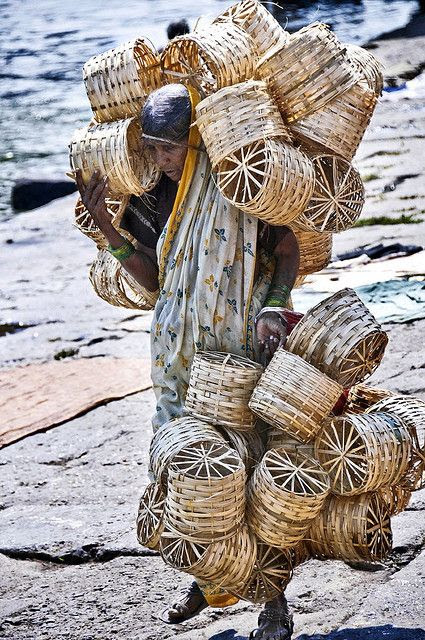 Basket vendor, India by Glosack , flickr