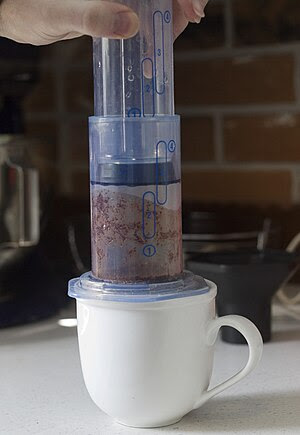 Brewing coffee with aeropress