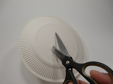 紙皿のフリスビー 簡単手作りおもちゃの作り方 工作図鑑