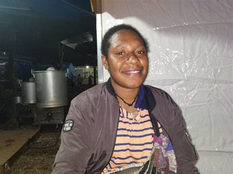 zebe relawan asal papua bantu korban tsunami  labuan