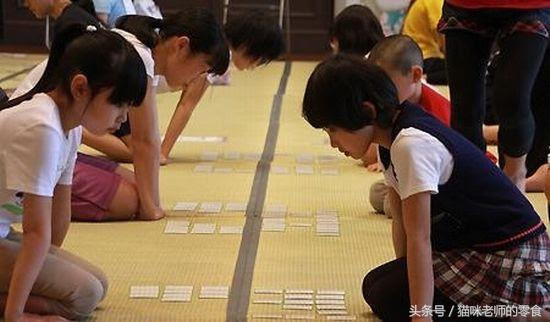百人一首 競技歌牌的玩法 隱匿的戀歌等你發現 每日頭條
