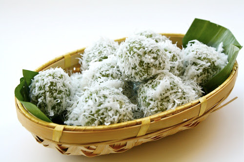 Bite with Onde-Onde – nyonya cuisine
