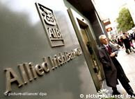 Στη φυλακή θέλουν τους τραπεζίτες οι Ιρλανδοί