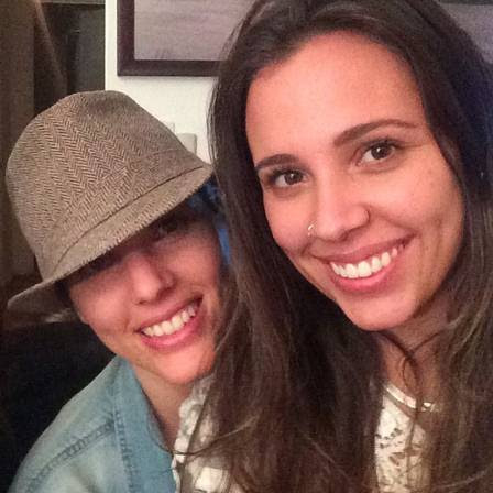 Angelis conta que a comunicação no início era difícil: “Fazia mímica”