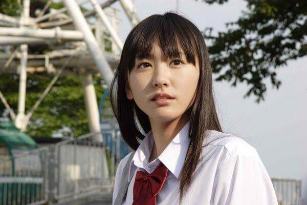 激似國民老婆 空靈正妹 撞臉新垣結衣 爆紅身分被起底 私下清新美照 網又戀愛 笑容太無敵 人生向前走