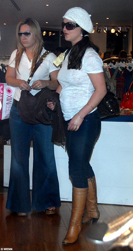 Britney pregnant? jennifer aniston pregnant belly. Britney pregnant?