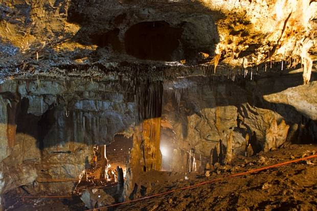 Excavaciones en la cueva Manot, en Israel, donde aparecieron los restos.