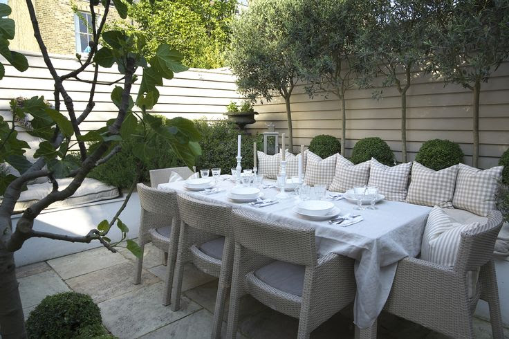 Leopoldina Haynes garden, photographed by Yasunori Shimomura for Modern Living Japan, September 2013.