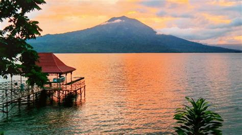 cantik  indah tapi wisatawan mengaku malas  danau ranau