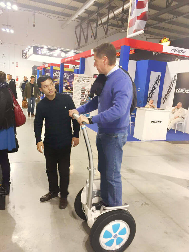 http://www.airwheel.net/images/UpliadImg/Airwheel_20151119161718002.jpg