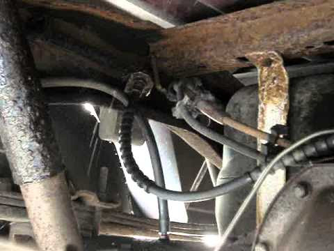 Rusted brake line 1993 Ford Ranger - YouTube