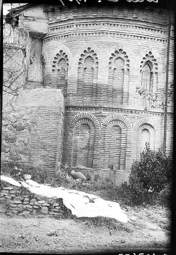 Ábside del Cristo de la Luz en 1907. Fotografía de Roy Lucien. Société Française d'Archéologie et Ministère de la Culture (France), Médiathèque de l'architecture et du patrimoine (archives photographiques) diffusion RMN 
