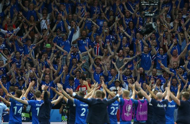 Euro16 アイスランド フィーバーがすごい サポーターがジェット機をチャーターしてフランスへ サッカーダイジェストweb