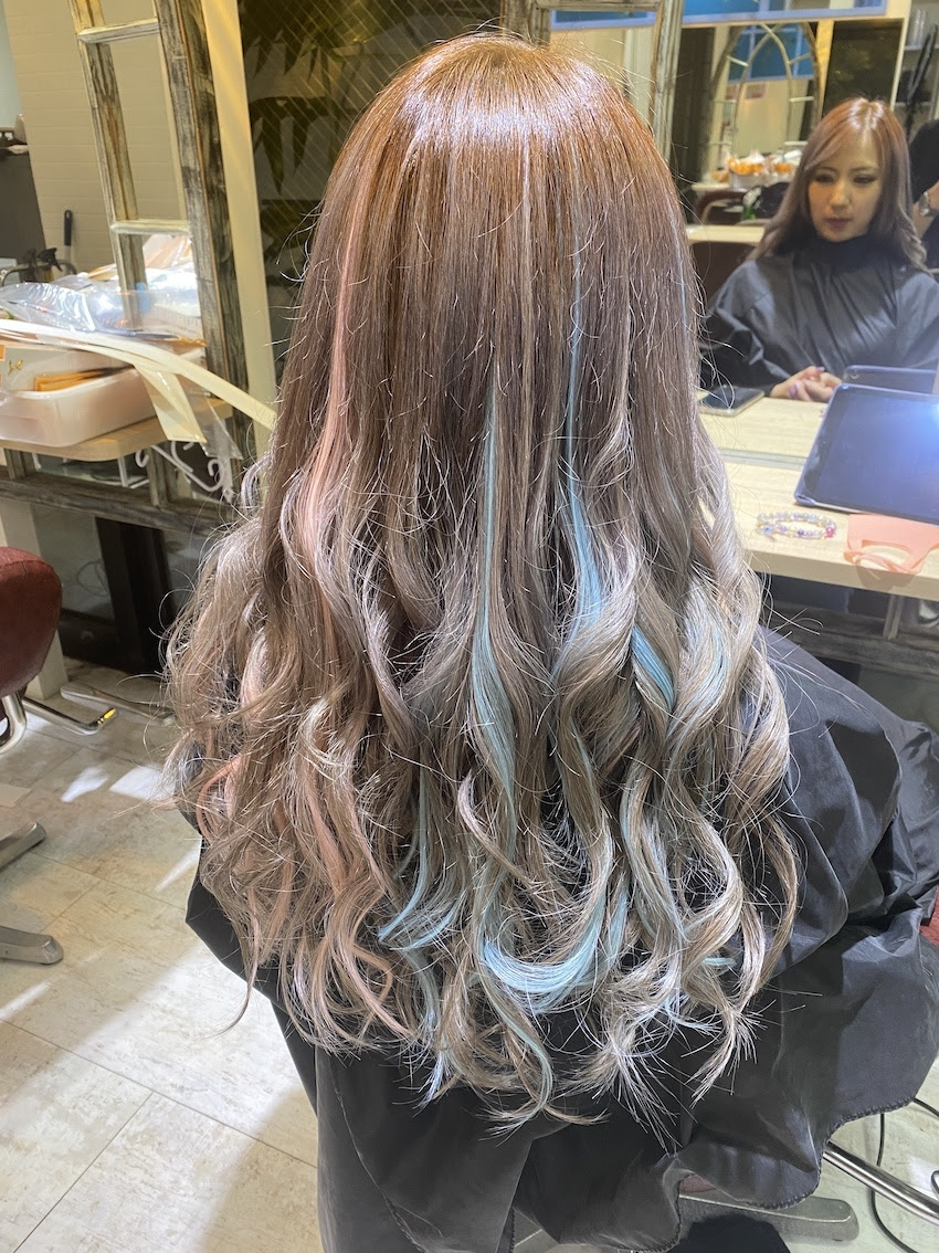 人気ヘアエクステ シールエクステに興味ある方 詳しく解説 種類 本数 カラー 値段 ショート ハイライト イヤリングカラー インナーカラー 原宿 美容室 Sherry 原宿美容室