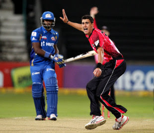 Mitchell Starc picked up two wickets as Sydney Sixers defended 136 against Mumbai Indians in Durban