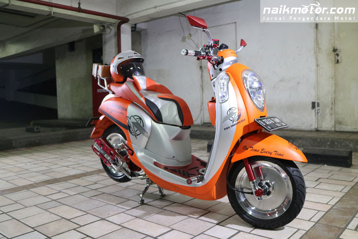 Mengampanyekan Layanan Pos Indonesia dengan Modifikasi  Scoopy 