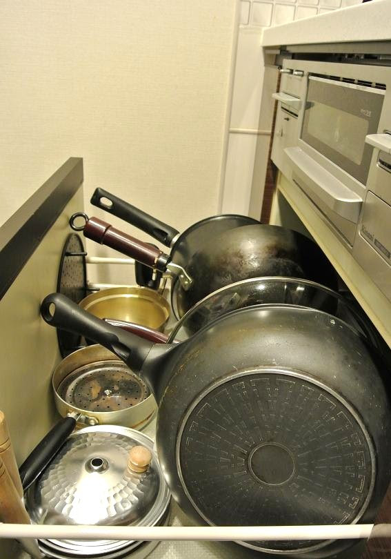 セリアですっきり キッチン収納 フライパン お鍋編 ぼくと私のおうち 楽天ブログ