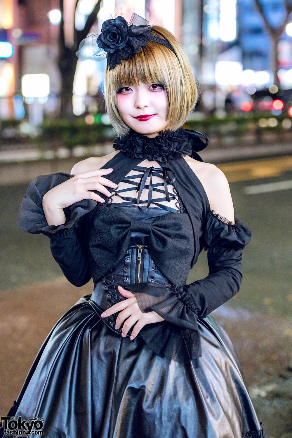 Japanese Gothic Lolita Street Style in Harajuku w/ MR 
