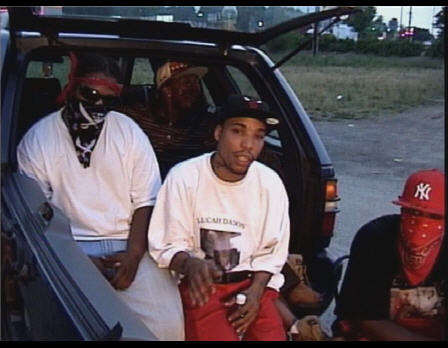  Blood Like Jim Jones & Lil Wayne : "Jim Jones. You Aint No Blood Homey.