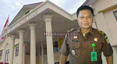 Ambon, Malukupost.com - Kejaksaan Negeri Maluku Tengah masih melakukan koordinasi dengan BPKP RI Perwakilan Maluku dalam menangani perkara dugaan korupsi dana bantuan Gerakan Sehat Cerdas (GSC) tahun 2013-2015 senilai Rp1,8 miliar. "Sebaiknya dikoordinasikan dengan Kepala Kejari Maluku Tengah yang lebih mengetahui perkembangan penanganan perkaranya, tetapi yang kami dengar jaksa sedang berkoordinasi dengan pihak BPKP," kata Kasie Penkum dan Humas Kejati Maluku Sammy Sapulette di Ambon, Selasa (16/5).