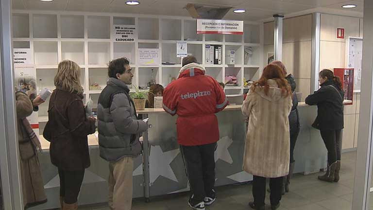 El paro supera por primera vez el 25%