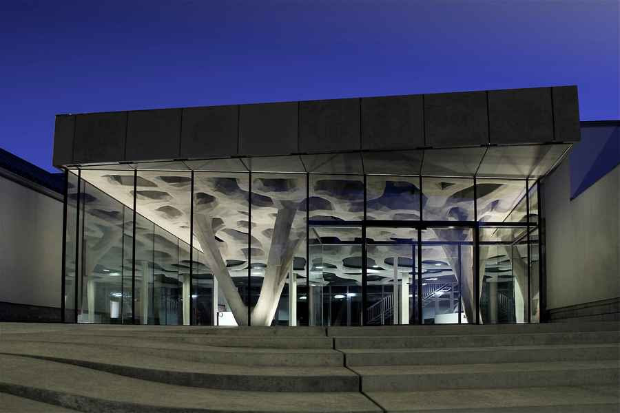 Salzburg Max-Reinhardtplatz: Austrian Building - e-architect