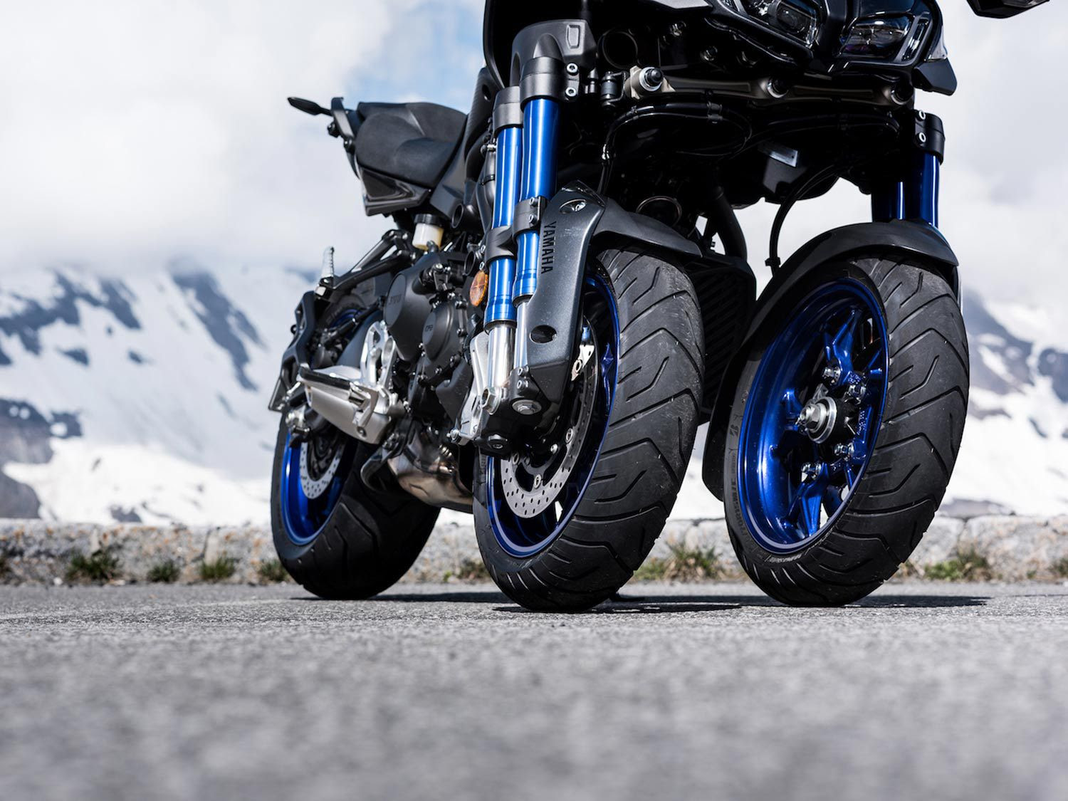 Making Sense Of The Yamaha Niken A Motorcycle With Two Front Ends Cycle World