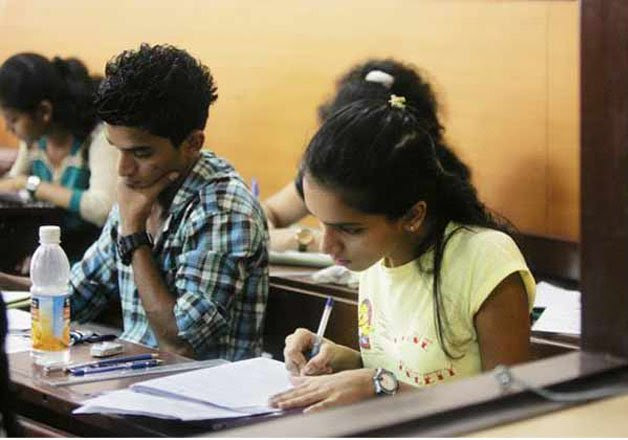 Aspirants for JEE falls; Interest in Engineering fading away?