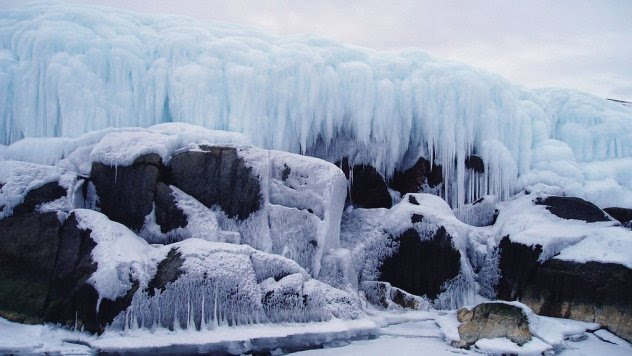 http://i0.wp.com/listverse.com/wp-content/uploads/2013/09/Ice.jpg?resize=632%2C356