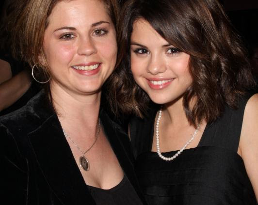 selena gomez mom pictures