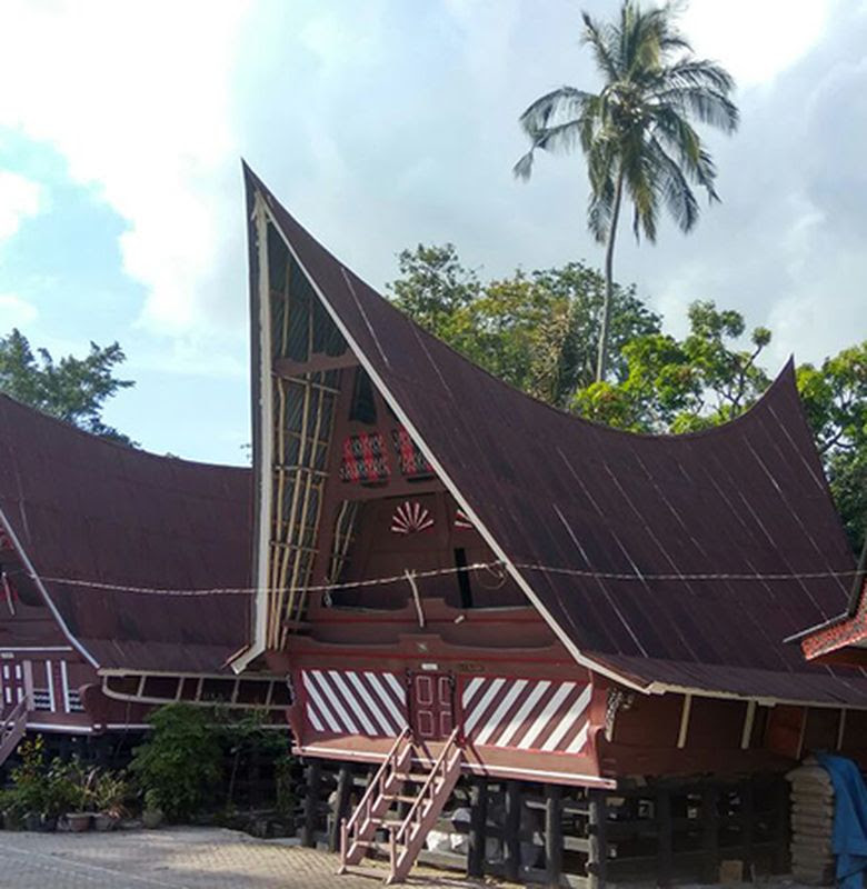 Rumah Bolon Rumah Adat Suku Batak Bobo Rumah Bolon Rumah Adat Suku Batak Bobo