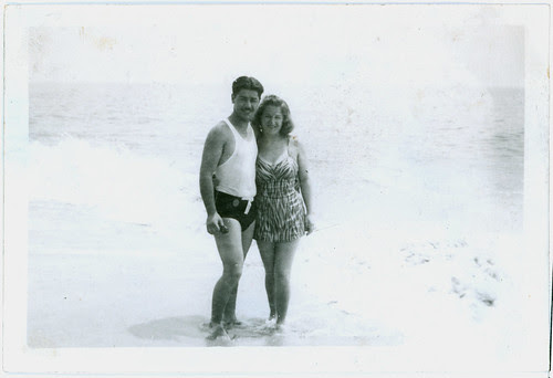 Man woman surf 02