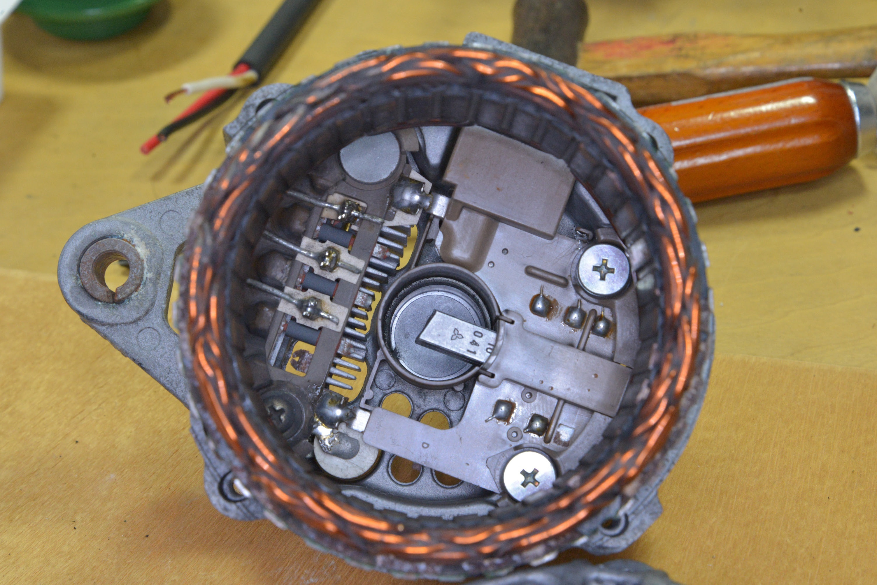 オルタネーターで遊ぶ その1 無節操になんか作る